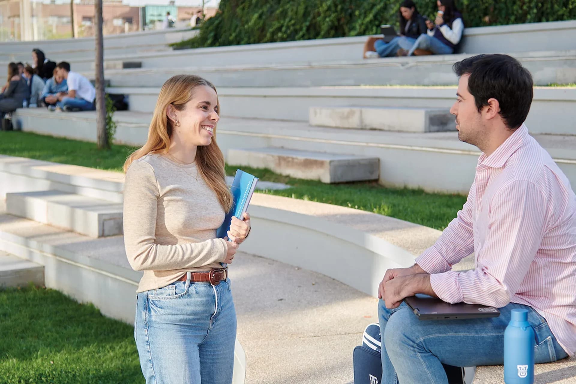 Sesión informativa online Facultad de Comunicación INSIGHT-FORMACION-INTEGRAL Sesión informativa online Facultad de Comunicación Estudiar en Universidad Privada Madrid
