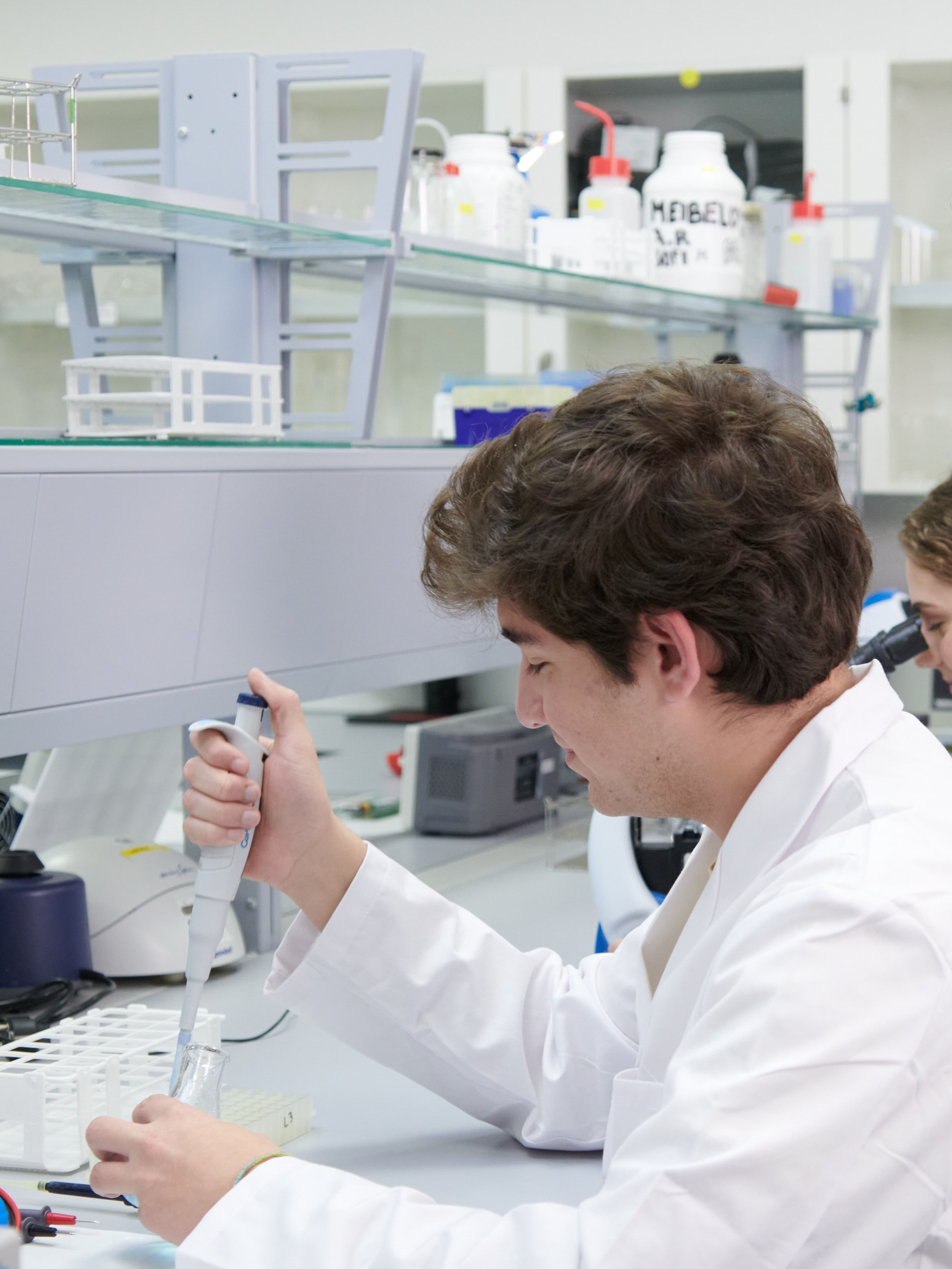 Grado en Genética Madrid ▷ Carrera de Genética M21_Vertical_ContentText1_Genética Grado en Genética Madrid ▷ Carrera de Genética Estudiar en Universidad Privada Madrid