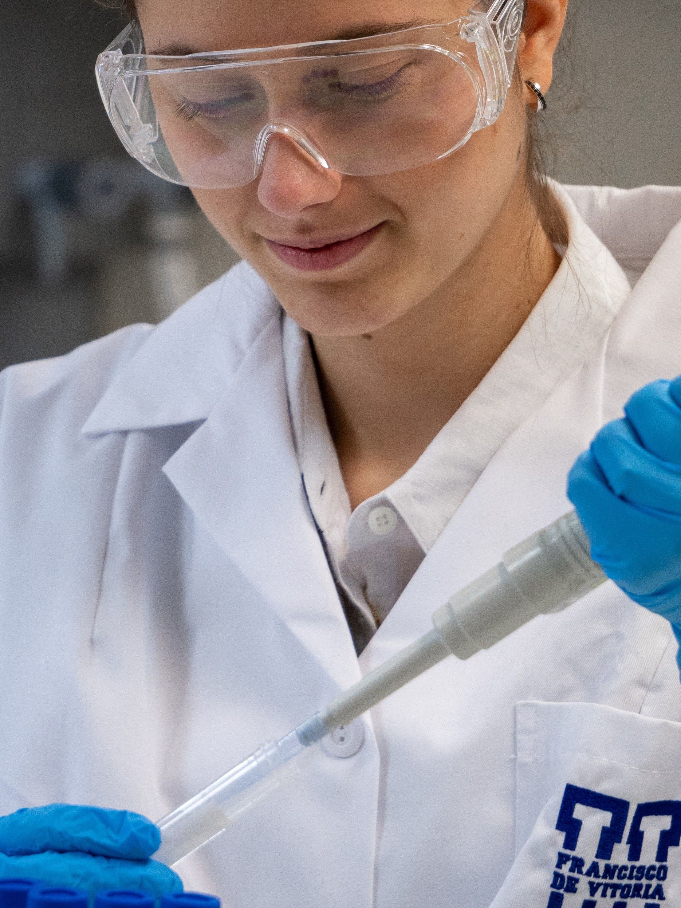 Grado en Biomedicina en Madrid M21_Vertical_ContentText2_Biomedicina Grado en Biomedicina en Madrid Estudiar en Universidad Privada Madrid