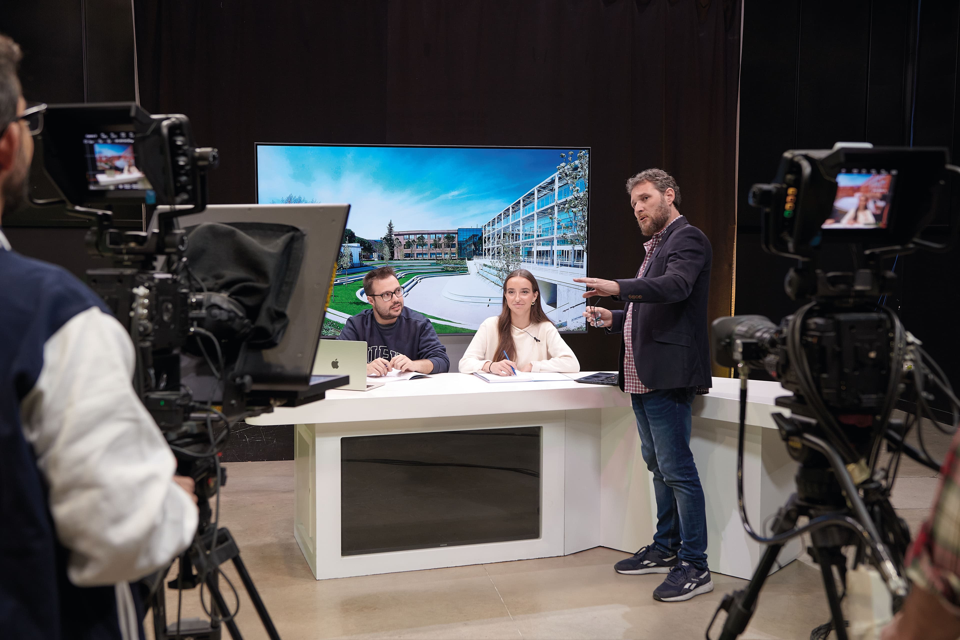 Grado Periodismo Deportivo en Madrid ▷ Estudiar Carrera de Periodismo en España _TOL7091 copia Grado Periodismo Deportivo en Madrid ▷ Estudiar Carrera de Periodismo en España Estudiar en Universidad Privada Madrid