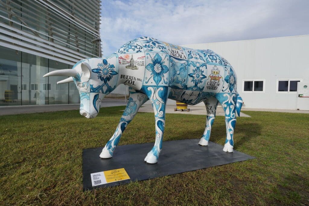 El Campus de la UFV se llena de arte y vacas: los alumnos brillan en la Madrid Cow Gallery | UFV Cow-Gallery-3-1024x683 El Campus de la UFV se llena de arte y vacas: los alumnos brillan en la Madrid Cow Gallery | UFV Estudiar en Universidad Privada Madrid