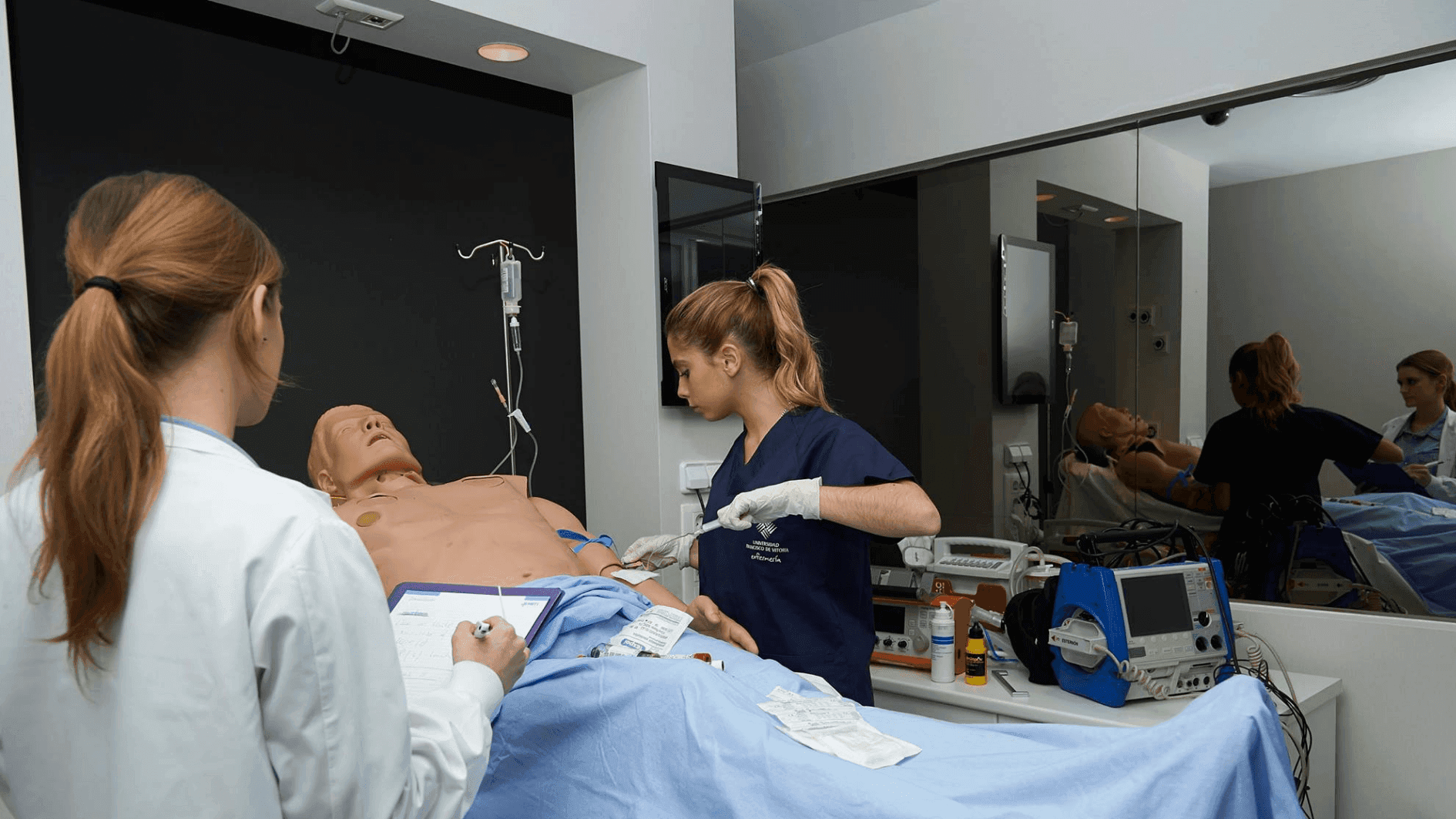 Máster Universitario en Terapias Avanzadas en Biomedicina - Postgrados Universidad Francisco de Vitoria M11_Hero Imagen Destacada_cuidados criticos, urgencias y emergencias Máster Universitario en Terapias Avanzadas en Biomedicina - Postgrados Universidad Francisco de Vitoria Estudiar en Universidad Privada Madrid