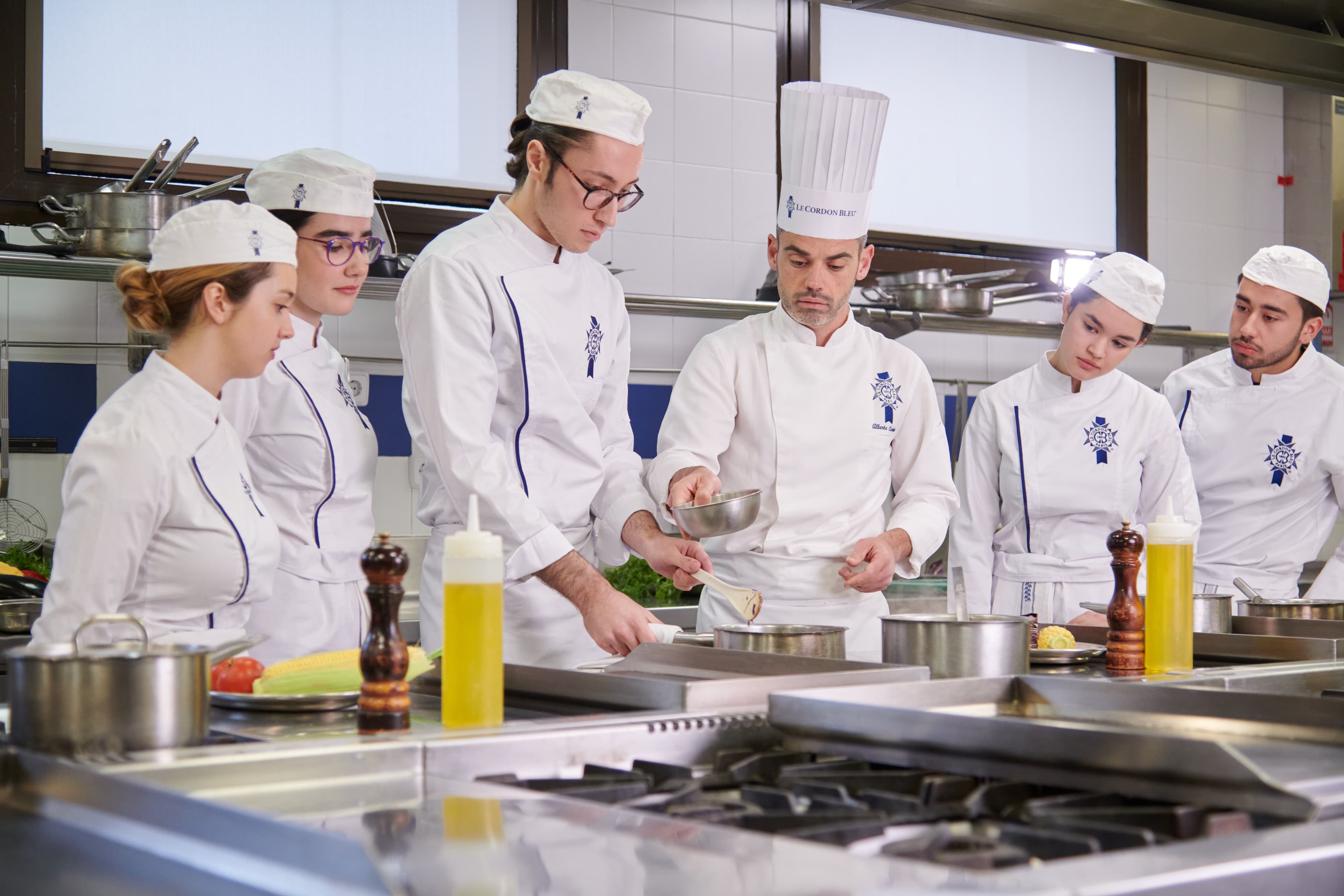 Carrera de Gastronomía en Madrid ▷ Estudiar Cocina en Universidad M11_Hero titulo_gastronomía+ADE Carrera de Gastronomía en Madrid ▷ Estudiar Cocina en Universidad Estudiar en Universidad Privada Madrid
