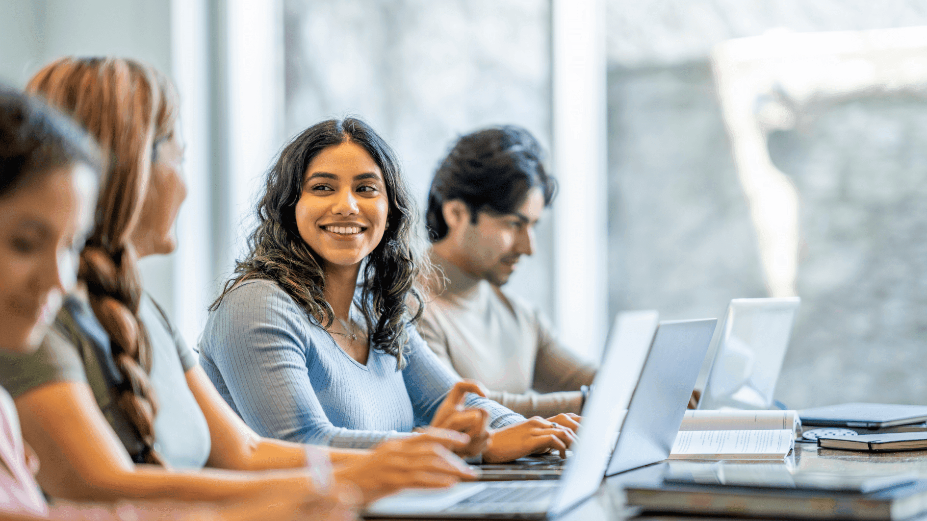 Máster Universitario en Profesor de Educación Secundaria Obligatoria y Bachillerato, Formación Profesional y Enseñanzas de Idiomas - Postgrados Universidad Francisco de Vitoria M21_ContentText_Horizontal_Máster universitario en profesor de educación secundaria obligatoria y bachillerato, formación profesional y enseñanzas de idiomas Máster Universitario en Profesor de Educación Secundaria Obligatoria y Bachillerato, Formación Profesional y Enseñanzas de Idiomas - Postgrados Universidad Francisco de Vitoria Estudiar en Universidad Privada Madrid