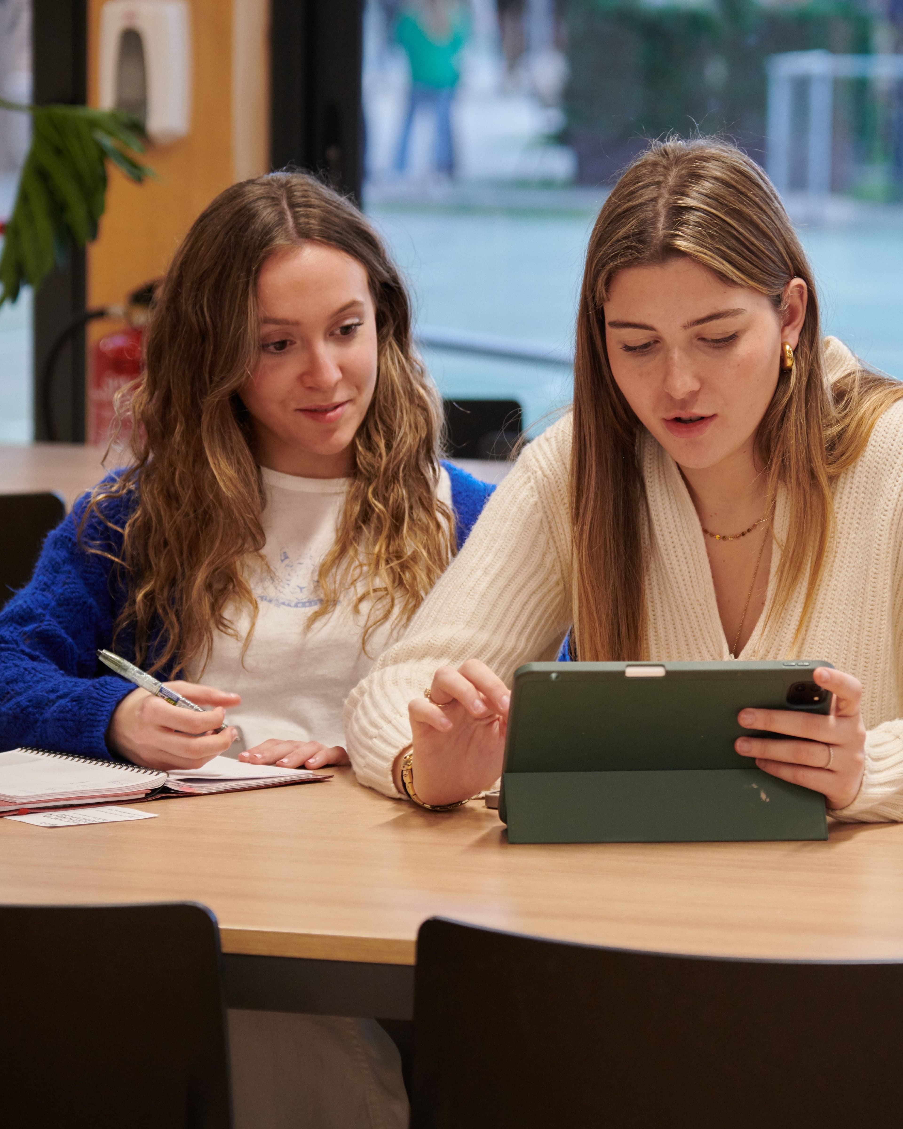 Estudiar Ingeniería en Inteligencia Artificial en España ▷ Grado IA Madrid M21_Vertical_ContentText1_Ing. Sistemas IA Estudiar Ingeniería en Inteligencia Artificial en España ▷ Grado IA Madrid Estudiar en Universidad Privada Madrid