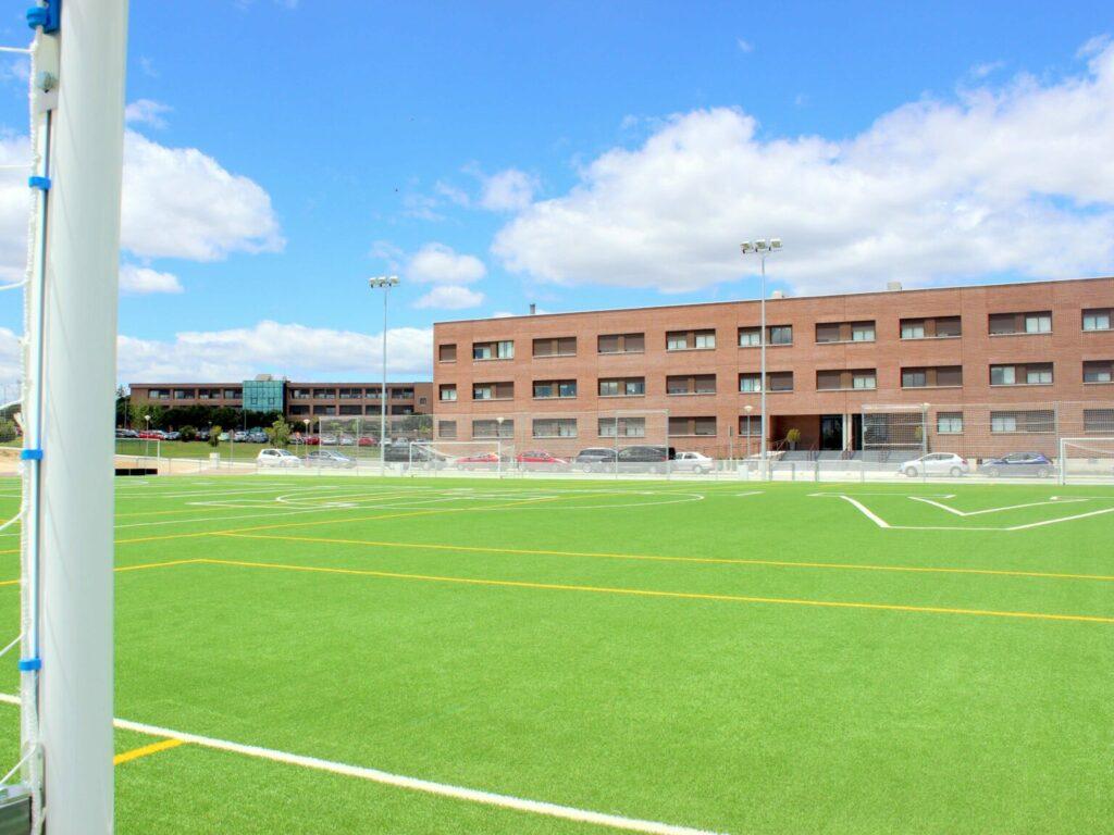 Instalaciones Futbol7 1 1536x1152 1 1024x768 SPORTS CENTER Estudiar en Universidad Privada Madrid