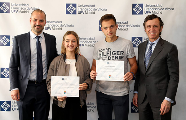 081019 Dos alumnos de Majadahonda reciben la beca de excelencia de la UFV Estudiar en Universidad Privada Madrid