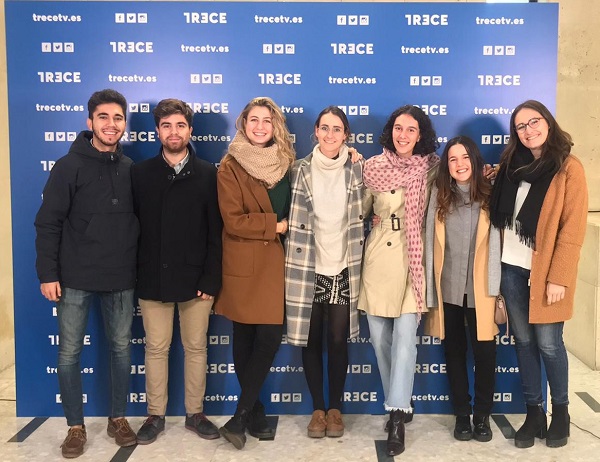 13tv Alumnos de Periodismo participan en un coloquio con Monseñor Argüello en 13tv Estudiar en Universidad Privada Madrid