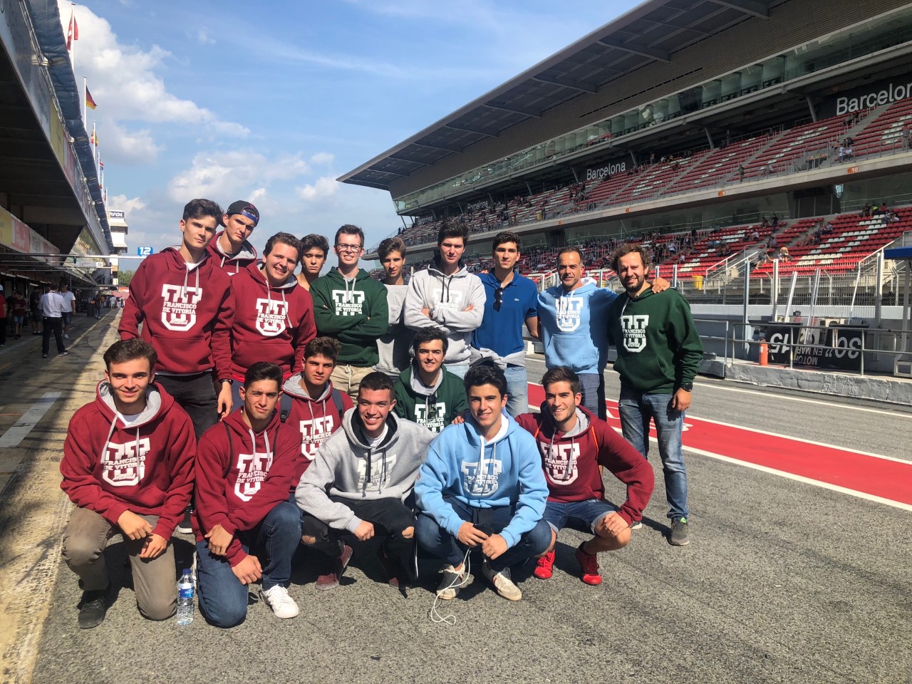 260919 2 Los alumnos de Ingeniería en Sistemas Industriales visitan el Circuito de Montmeló Estudiar en Universidad Privada Madrid