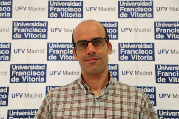 A David Varillas 1 David Varillas, responsable de la Unidad de Apoyo a la Investigación de la Facultad de Medicina UFV, llama a la calma ante la preocupación por el Coronavirus Estudiar en Universidad Privada Madrid