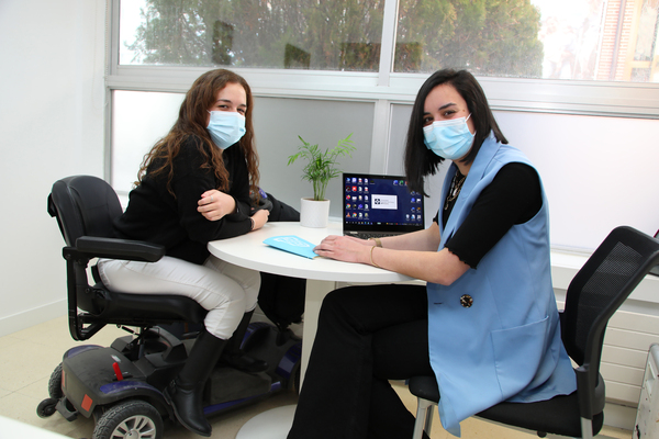 Alumna SAPNE Lorena Lobato, María García Arias y Ángela Barahona explican cómo funciona el nuevo Servicio de Atención a Personas con Necesidades Especiales (SAPNE) | Noticias de Actualidad UFV Estudiar en Universidad Privada Madrid