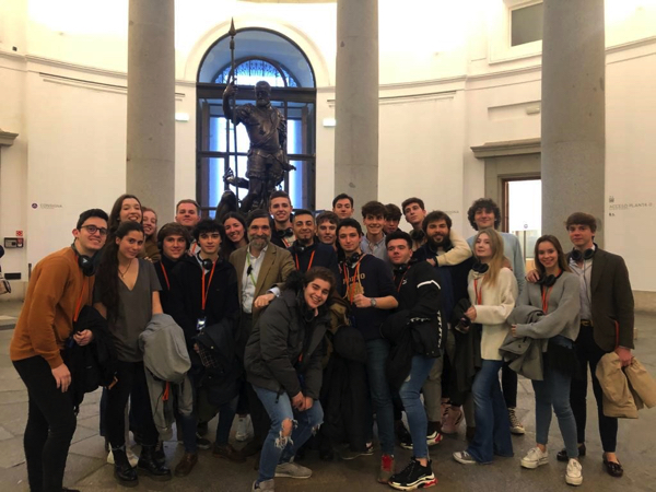 EPmcw7oXUAAt0dV Los alumnos de 1ºADE UFV visitan el Museo del Prado para conocer el liderazgo a través de sus obras Estudiar en Universidad Privada Madrid