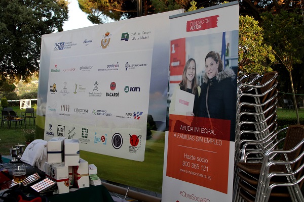 FHS 1798 La Universidad Francisco de Vitoria celebra la continuidad de su programa de becas con la Federación de Golf de Madrid en el VI Torneo Solidario de Golf Alumni & Friends UFV Estudiar en Universidad Privada Madrid