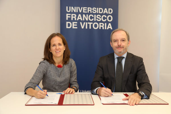 Firma 2 1 e1572945378355 La UFV firma un convenio con la Sociedad Madrileña de Medicina de Familia y Comunitaria Estudiar en Universidad Privada Madrid