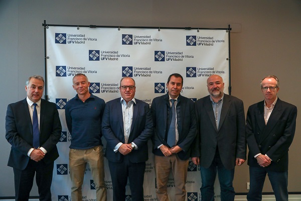 Firma convenio Motordisc La UFV y la empresa Motordisc firman un acuerdo de colaboración para investigar un dispositivo de microhibridación en vehículos Estudiar en Universidad Privada Madrid