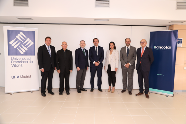 Foto grupo Catedra Bancofar UFV La UFV y BANCOFAR firman un convenio para crear la Cátedra de Bioética UFV BANCOFAR Estudiar en Universidad Privada Madrid