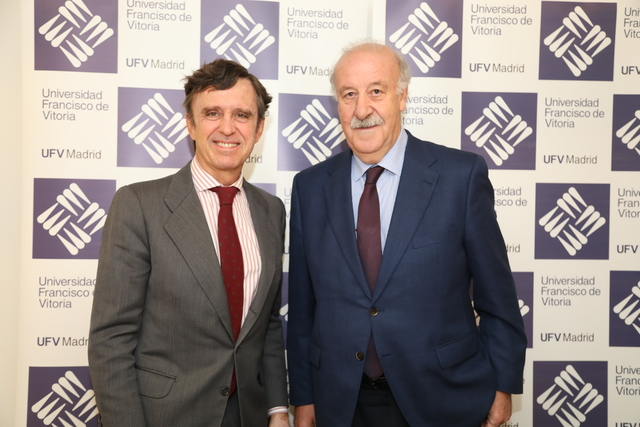 IMG 7645 Easy Resize.com Vicente del Bosque visita la UFV para explicar a nuestros alumnos la importancia de los valores a lo largo de una carrera profesional Estudiar en Universidad Privada Madrid