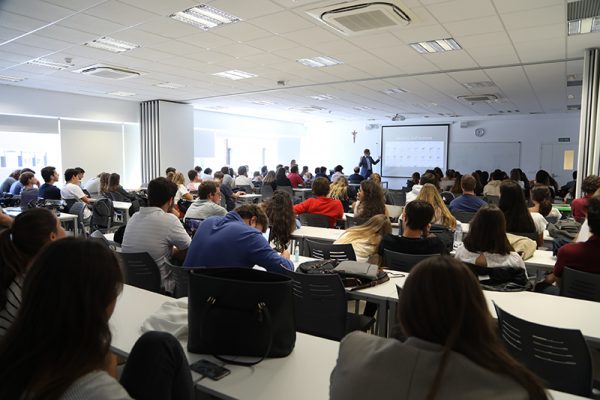 Jeroen van den Hoven inaugura el grado en Business Analytics Jeroen van den Hoven inaugura el grado en Business Analytics Estudiar en Universidad Privada Madrid