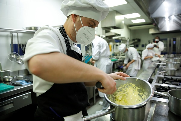 PabloGarcia 1 EI asturiano Pablo García Llorente gana el IX Premio Promesas de la alta cocina de Le Cordon Bleu Madrid Estudiar en Universidad Privada Madrid