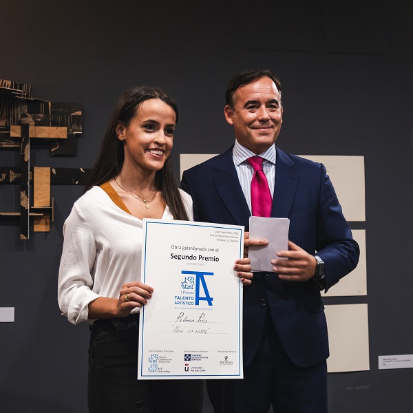 Paloma Pena accesit La alumni UFV Paloma Peña, galardonada en el I Premio Talento Artístico de Ahorro Corporación Estudiar en Universidad Privada Madrid