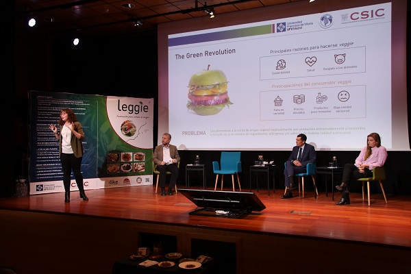 Presentacion Leggie La Universidad Francisco de Vitoria y el CSIC presentan Leggie, un análogo cárnico a partir de algarroba, una legumbre mediterránea beneficiosa para nuestra salud y para nuestro planeta | Noticias de Actualidad UFV Estudiar en Universidad Privada Madrid