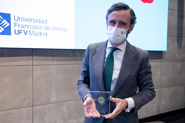 UFV premios Compromiso Integra 2020 2 Fundación Integra reconoce con el Premio al compromiso con la formación y el voluntariado a la Universidad Francisco de Vitoria Estudiar en Universidad Privada Madrid