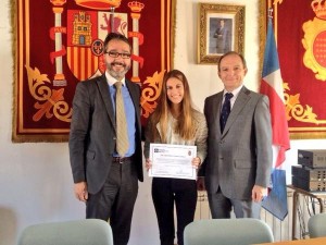 beca brunete mercedes 300x225 La Universidad Francisco de Vitoria concede una beca de estudios del cien por cien a una alumna de Brunete Estudiar en Universidad Privada Madrid