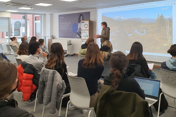 charla sostenibilidad Óscar Domínguez imparte una charla sobre el secuestro de carbono| Noticias de Actualidad UFV Estudiar en Universidad Privada Madrid