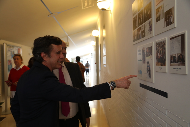 expo 25a 4 El Rector, Daniel Sada, inaugura la exposición del 25 Aniversario UFV Estudiar en Universidad Privada Madrid