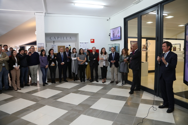 expo 25a 6 El Rector, Daniel Sada, inaugura la exposición del 25 Aniversario UFV Estudiar en Universidad Privada Madrid