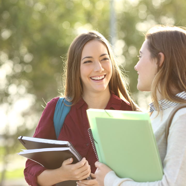 foto landing becas NEW ENROLLMENT Estudiar en Universidad Privada Madrid