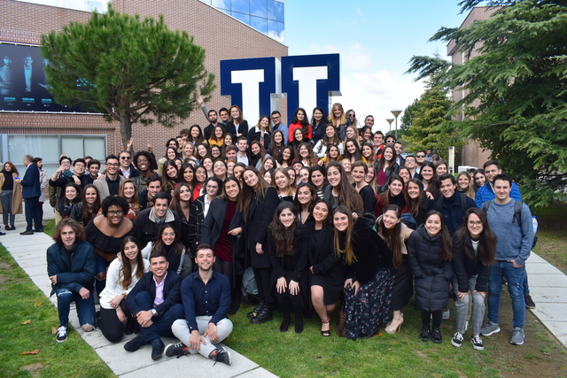 gradu internacional 2019 2 Graduación de 136 alumnos internacionales Estudiar en Universidad Privada Madrid