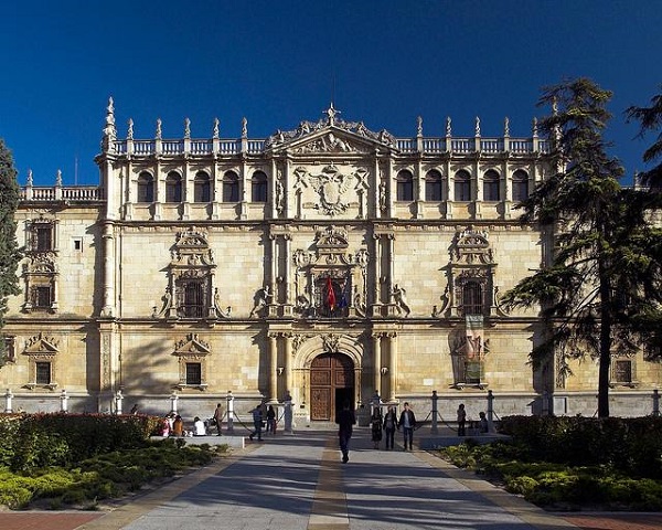 uah Los alumnos de los nuevos grados UFV en “Humanidades” y “Filosofía, Política y Economía (FPE)” visitaron la Universidad de Alcalá de Henares Estudiar en Universidad Privada Madrid