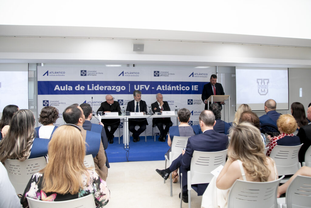 GraduacionUFV 061 1024x683 La Universidad Francisco de Vitoria celebra el acto de graduación del Máster en Acción Política del curso 22/23 | Noticias de Actualidad UFV Estudiar en Universidad Privada Madrid