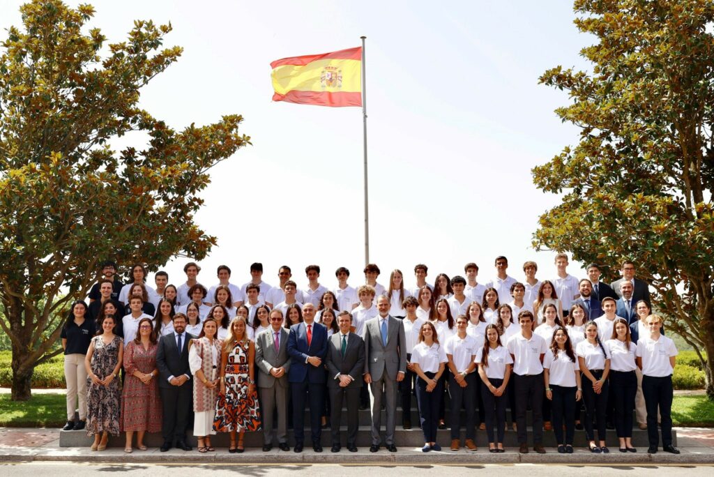 Audiencia con el rey 1024x684 El rey recibe en audiencia a los 50 participantes de la XVIII edición del Programa Becas Europa Santander   UFV Estudiar en Universidad Privada Madrid