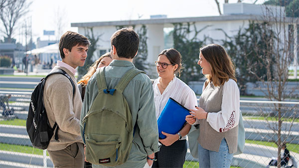 imagen apartado becas grados Nutrición Humana y Dietética (Semipresencial) Estudiar en Universidad Privada Madrid