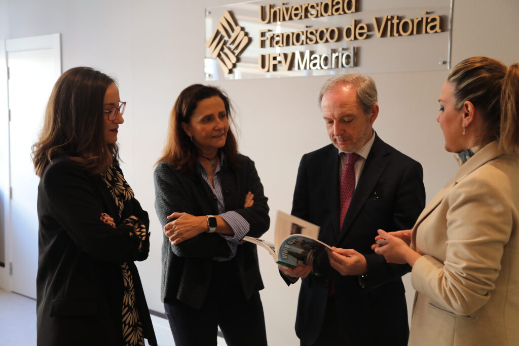 Convenio UFV Galapagar5 1024x683 La UFV y el Ayuntamiento de Galapagar firman un convenio de colaboración | Noticias de Actualidad UFV Estudiar en Universidad Privada Madrid