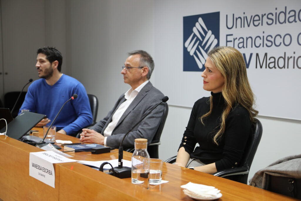 IMG 9767 1024x683 La UFV acoge la presentación del libro Estupidez Artificial. Cómo usar la inteligencia artificial sin que ella te use a ti | Noticias de Actualidad UFV Estudiar en Universidad Privada Madrid