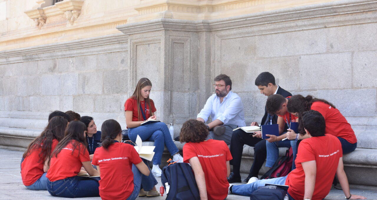 BE18 0515 scaled 1280x680 Becas Europa Santander UFV elige a los 50 estudiantes más brillantes de España Estudiar en Universidad Privada Madrid