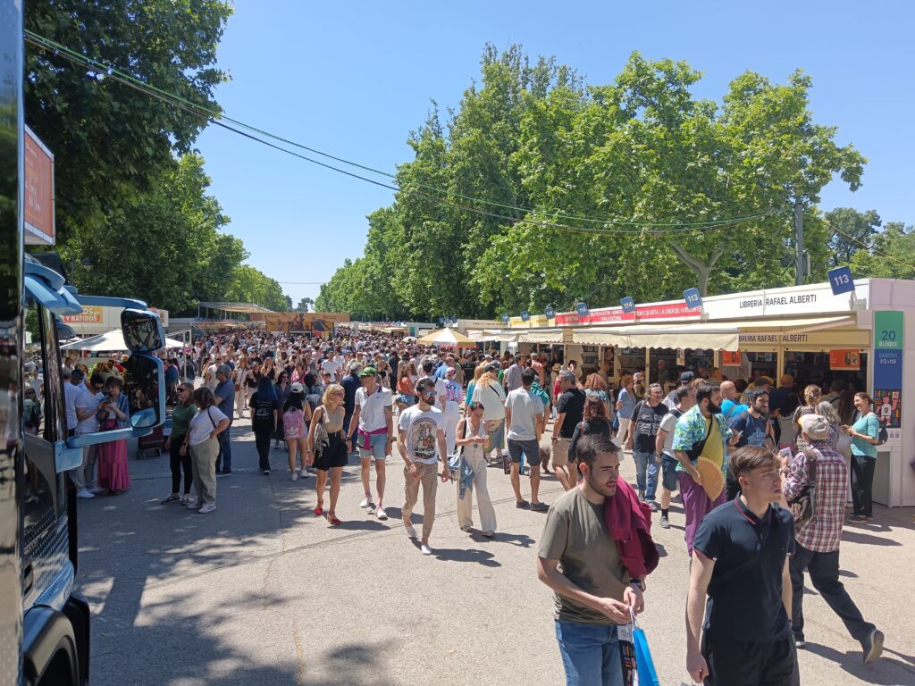 IMG 20240601 124258 1024x768 La UFV participa, un año más, en la Feria del Libro de Madrid Estudiar en Universidad Privada Madrid