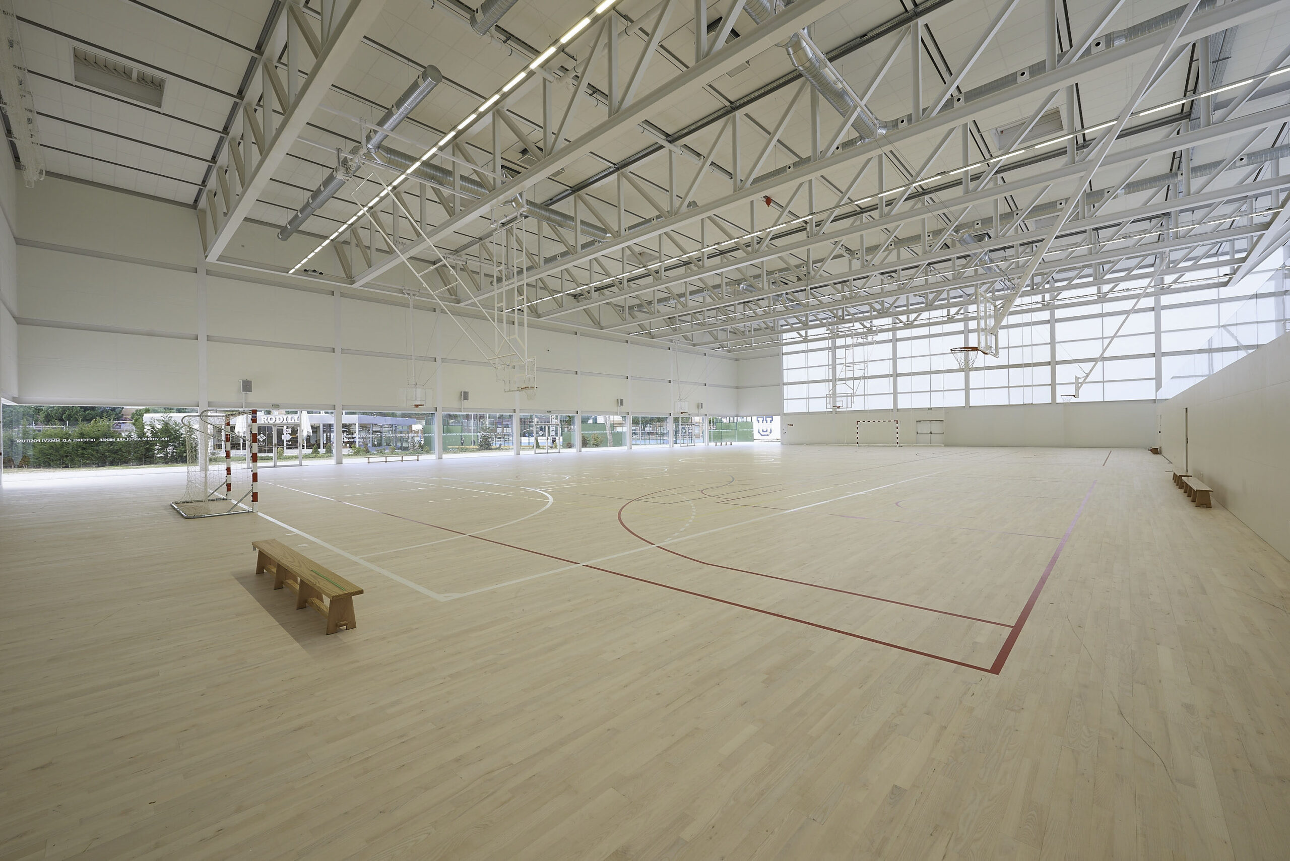 CENTRO DEPORTIVO UFV scaled INSTALACIONES Estudiar en Universidad Privada Madrid