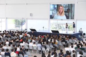 IMG 9739 1 300x200 Comienza el curso académico 2024/2025 dando la bienvenida a más de 3000 nuevos alumnos Estudiar en Universidad Privada Madrid