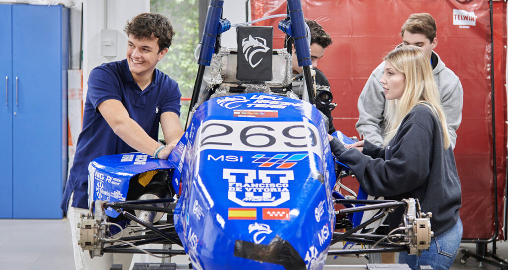 Madrid Motor Student ufv WEB 1 1024x544 La UFV ha participado en el MadridMotorStudent 2024 en el Circuito del Jarama dónde presentó su oferta académica y proyectos tecnológicos ante futuros estudiantes Estudiar en Universidad Privada Madrid