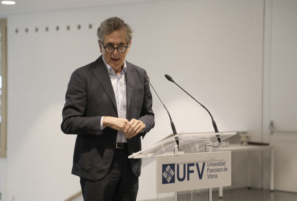 EMILIO TUNON 1 1024x694 La Universidad Francisco de Vitoria inaugura el nuevo Edificio Biblioteca: un espacio integral para la formación, el bienestar y el desarrollo social Estudiar en Universidad Privada Madrid