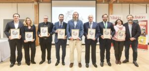 foto de familia premiados 300x143 Premios Revista Misión 2024: un reconocimiento a iniciativas que inspiran y transforman el mundo Estudiar en Universidad Privada Madrid