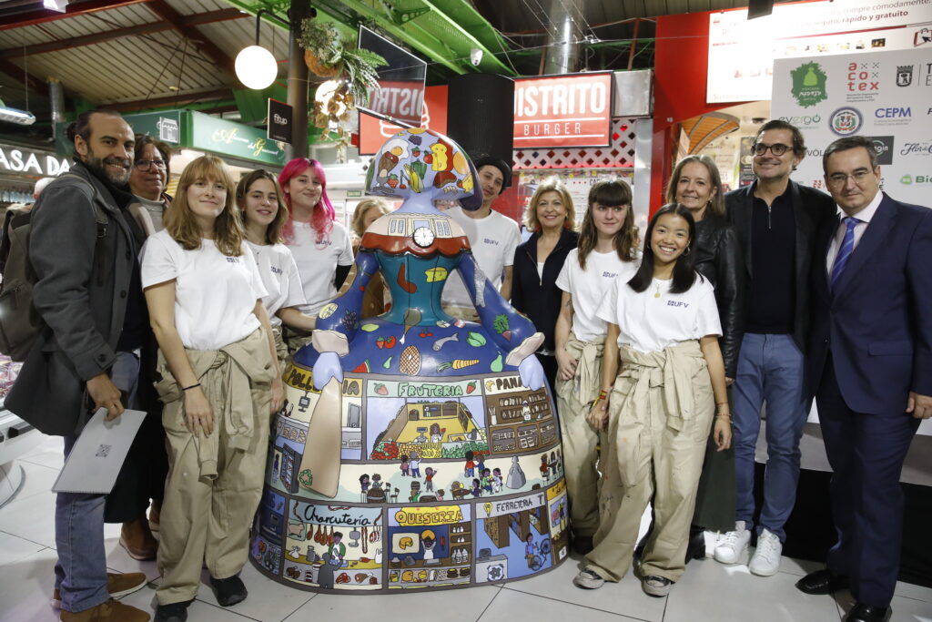 57A0987 1024x683 La UFV colabora en el Meninas Madrid Gallery con una escultura para promocionar los mercados municipales en la séptima edición de la muestra Estudiar en Universidad Privada Madrid