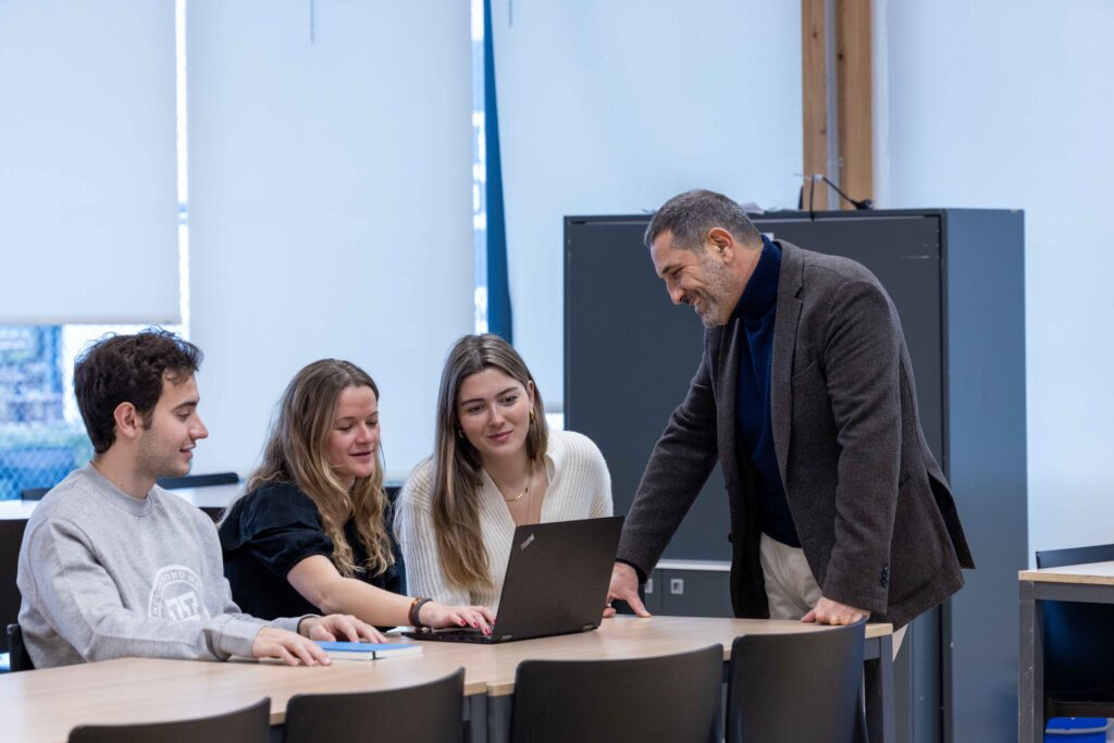 UFV1 2528 1024x683 La UFV y el Club de Madrid impulsan un reto transversal sobre IA y desarrollo humano para formar a futuros líderes éticos Estudiar en Universidad Privada Madrid