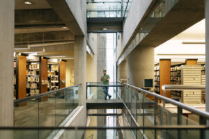 spacious library with bookshelves attractive stud 2023 11 27 05 20 11 utc 300x200 BIBLIOTECA Estudiar en Universidad Privada Madrid